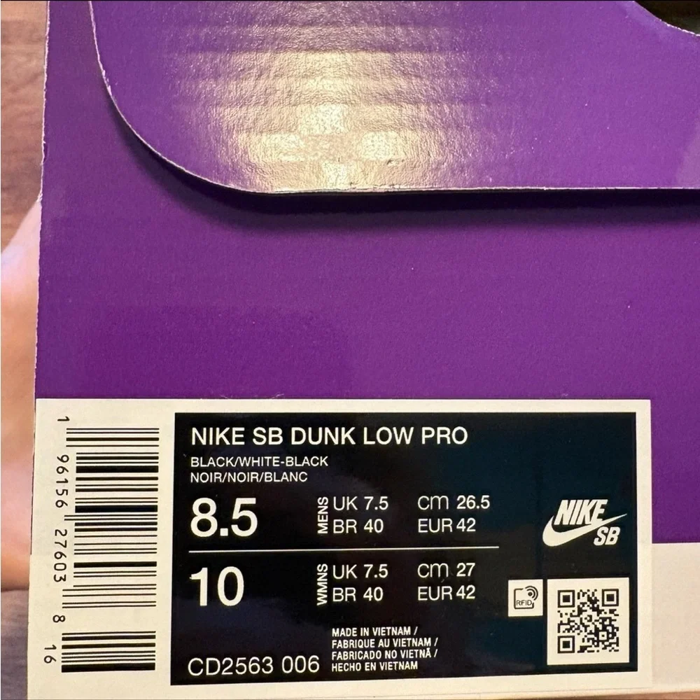 Nike SB Dunk Low Pro Size 8.5 Mens/10 Womens Shoes - Picture 9 of 9